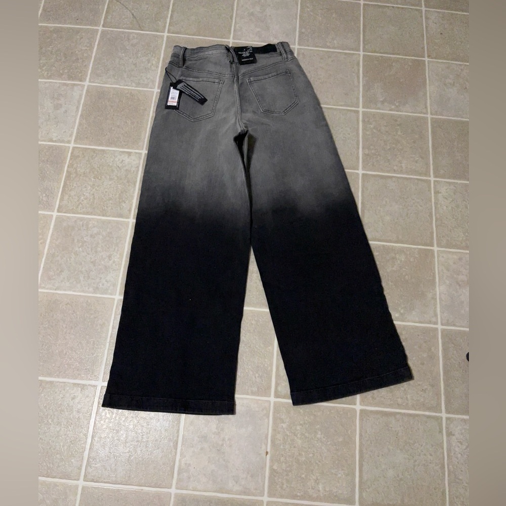 Reaction Kenneth Cole Ombre Black and Gray Wide Leg Jeans - Picture 4 of 6